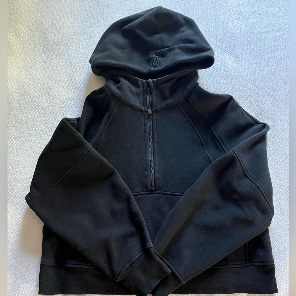 Lululemon black cropped Scuba hoodie. Excellent cond. M/L pet/smoke-free home.